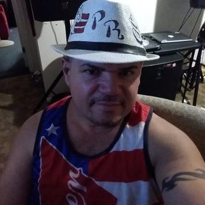 Meet your Posher, Felix